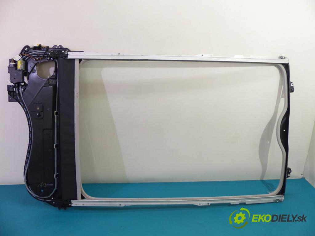 Peugeot 308 1.6 16V - 120 hp manual 88 kW 1598 cm3  střešní okno 0390200075 (Okna karoserie)