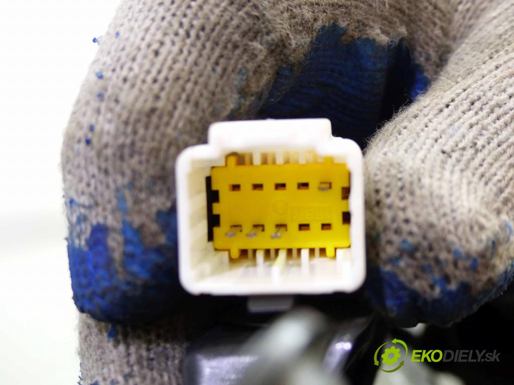 Peugeot 308 1.6 16V - 120 hp manual 88 kW 1598 cm3  střešní okno 0390200075 (Okna karoserie)