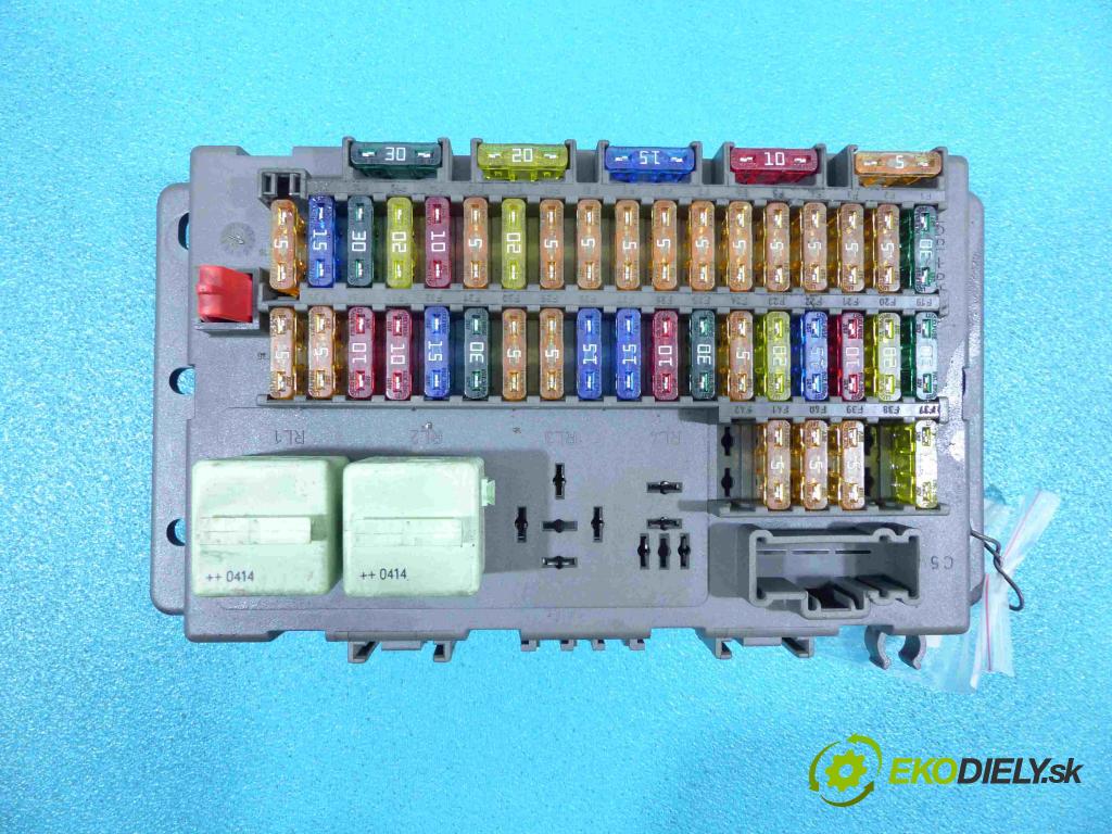 Mini One I 2000-2006 1.6 16V 90 HP manual 66 kW 1598 cm3  Skrinka poistková 6906600 (Poistkové skrinky)