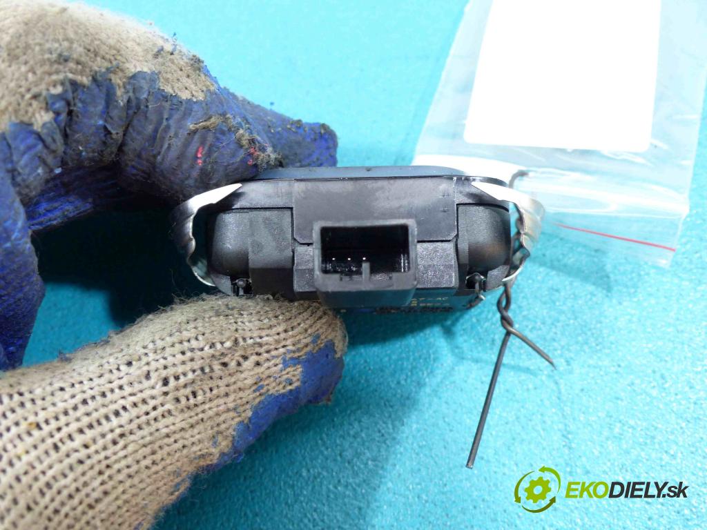 Ford C-max II 2010-2019 1.6 150 HP manual 110 kW 1596 cm3  Snímač dažďa 8A6T-17D547-AC (Snímače dažďa)