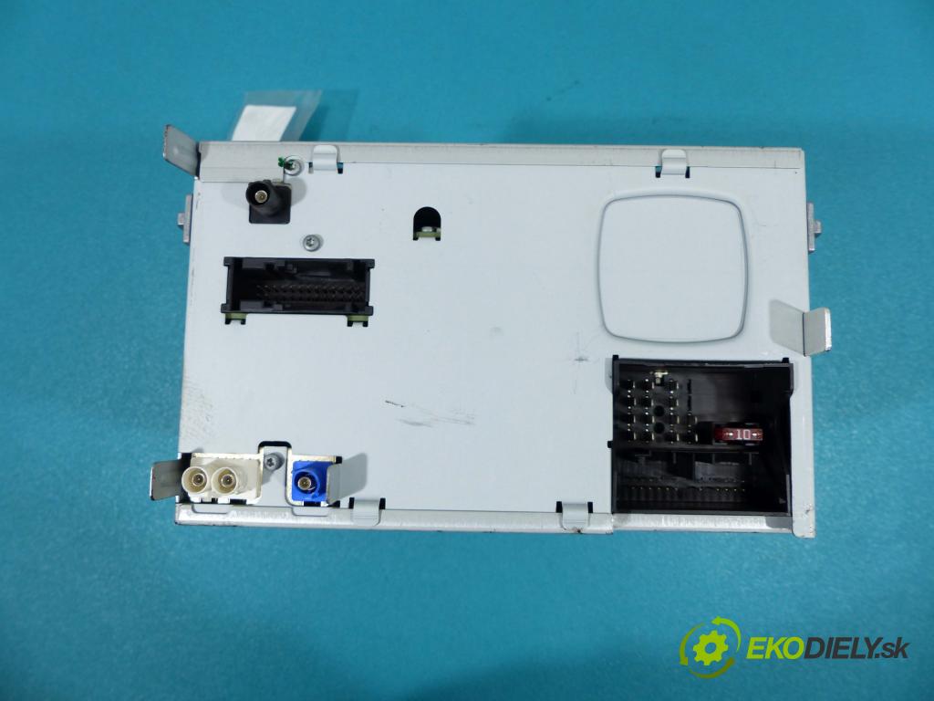 Seat Toledo IV 2012-2018 1.4 TSI 122 HP automatic 90 kW 1390 cm3  RADIO 6JA035192F (Audio zariadenia)