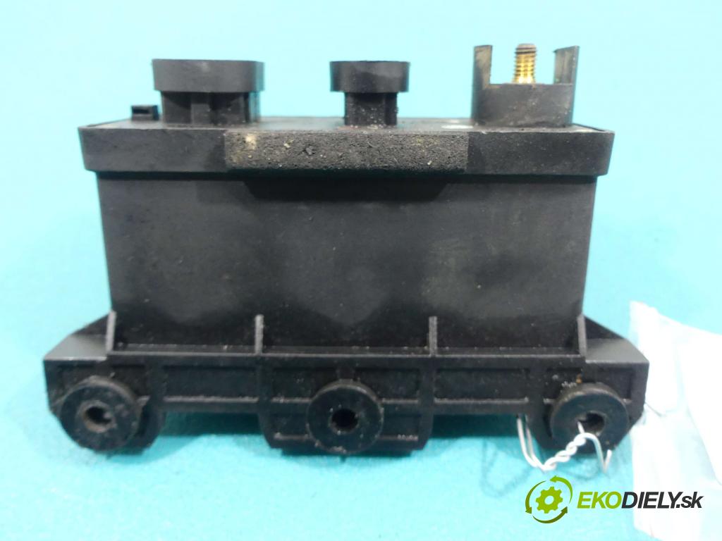 Opel Movano I 1999-2003 2.5d 80 HP manual 59 kW 2499 cm3  relé 7700300773 (Relé)