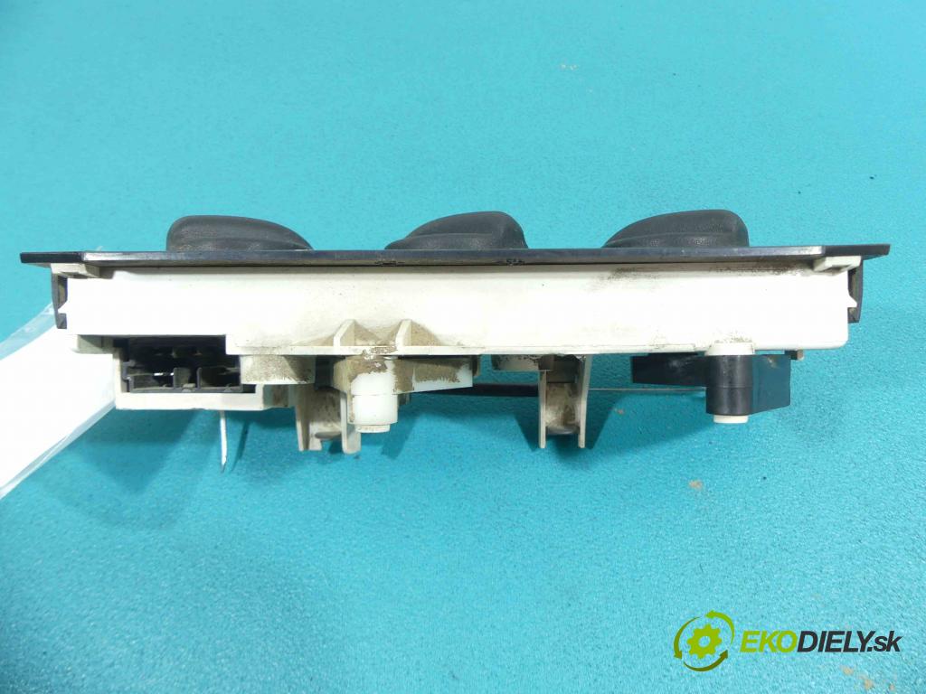 Opel Movano I 1999-2003 2.5d 80 HP manual 59 kW 2499 cm3 - Panel kúrenia 133761F