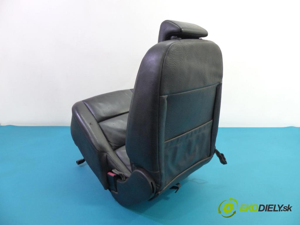 Peugeot 307 2.0 HDI 107 HP manual 79 kW 1997 cm3  sedadla sedačky -