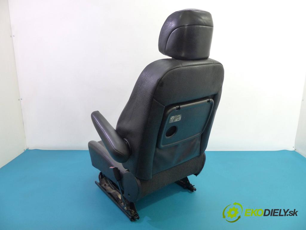 Peugeot 307 2.0 HDI 107 HP manual 79 kW 1997 cm3  sedadla sedačky -