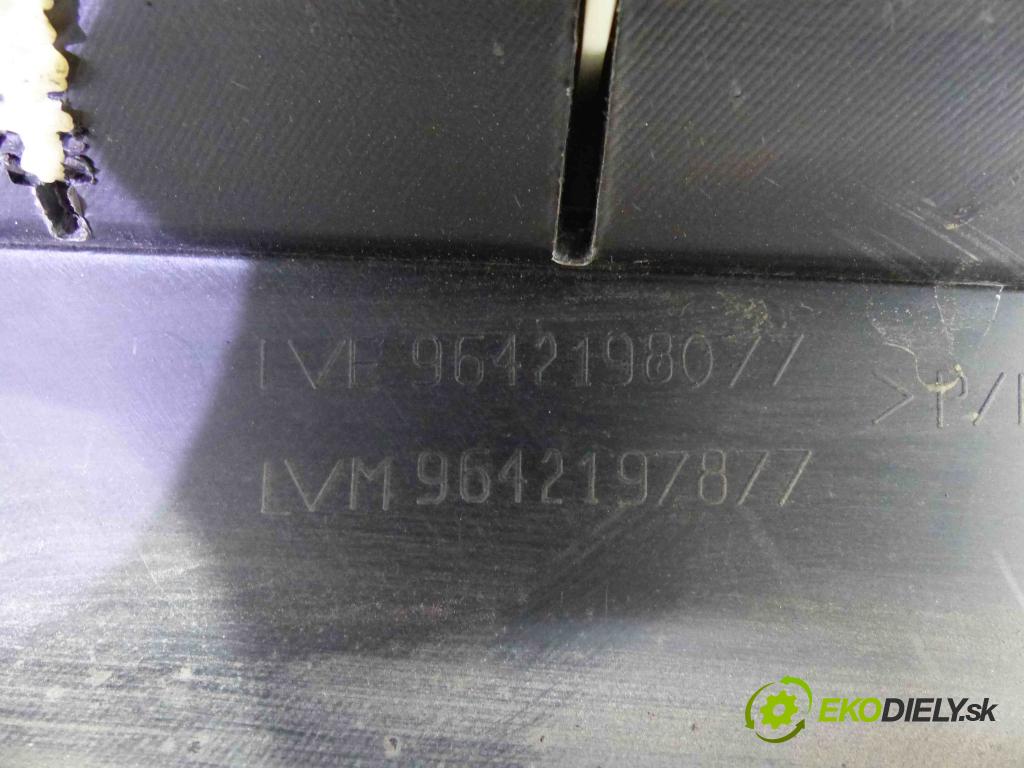 Peugeot 307 2.0 HDI 107 HP manual 79 kW 1997 cm3  sedadla sedačky -