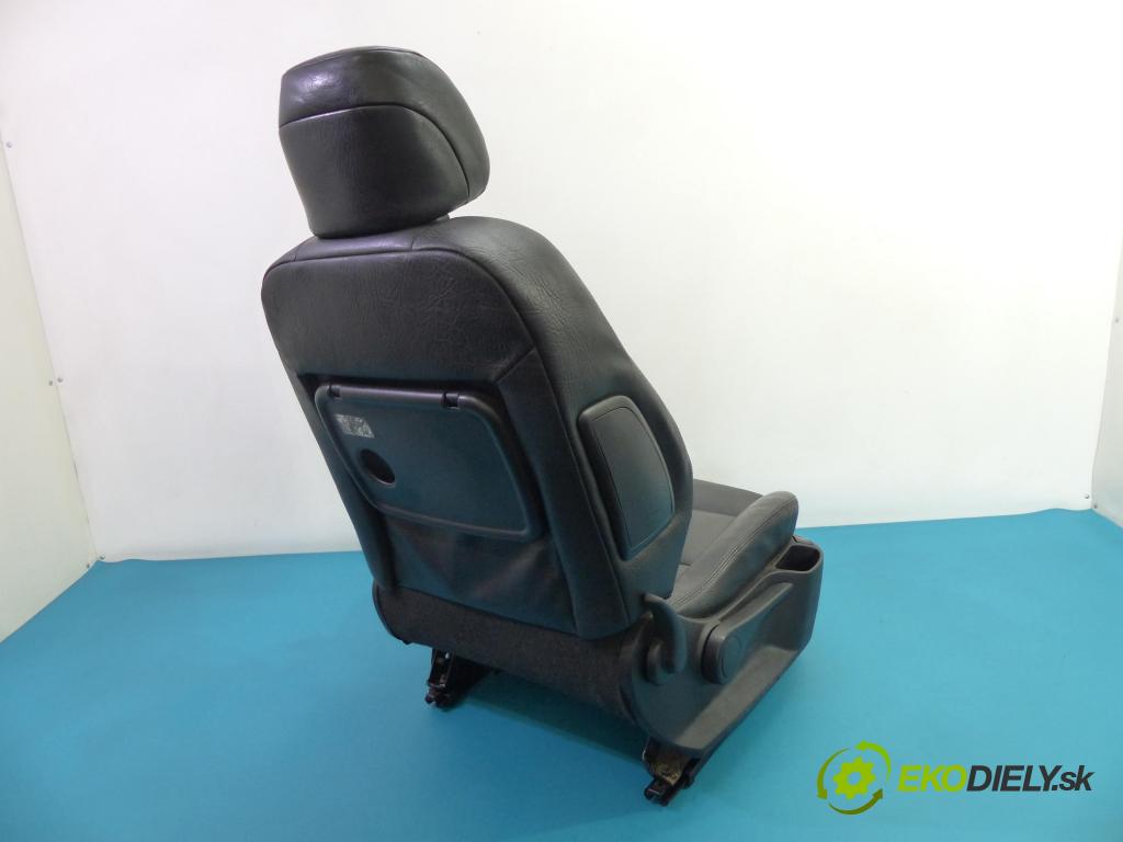 Peugeot 307 2.0 HDI 107 HP manual 79 kW 1997 cm3  sedadla sedačky -