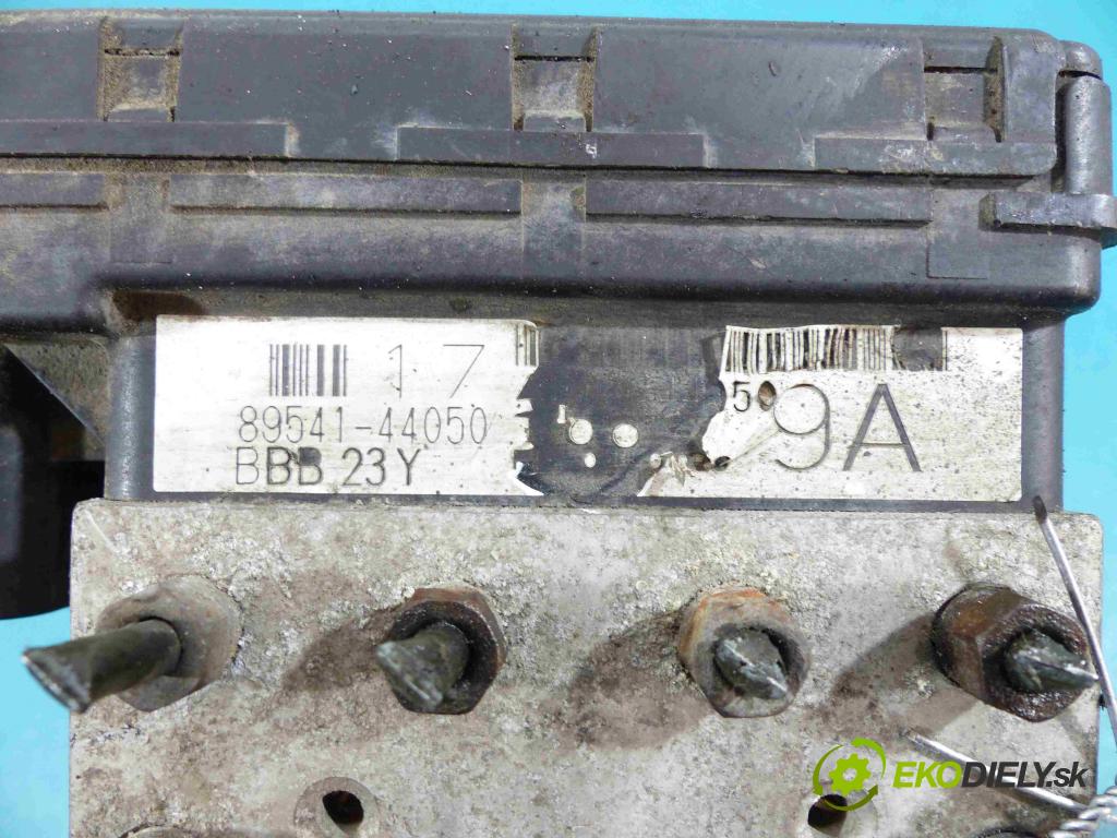 Toyota Corolla Verso I 2001-2004 2.0 D4D 90 HP manual 66 kW 1995 cm3  Pumpa ABS 89541-44050 (Pumpy ABS)