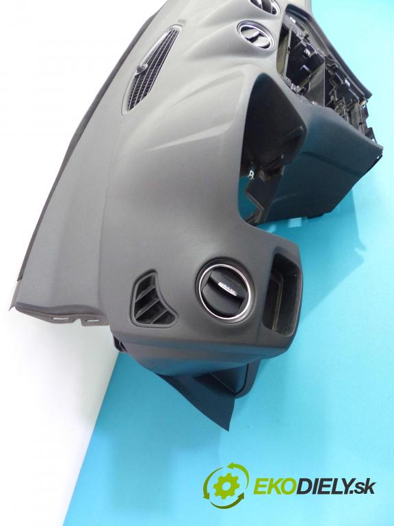 Ford Mondeo Mk4 2007-2014 2.0 16V - 145 hp manual 107 kW 1999 cm3  palubovka -
