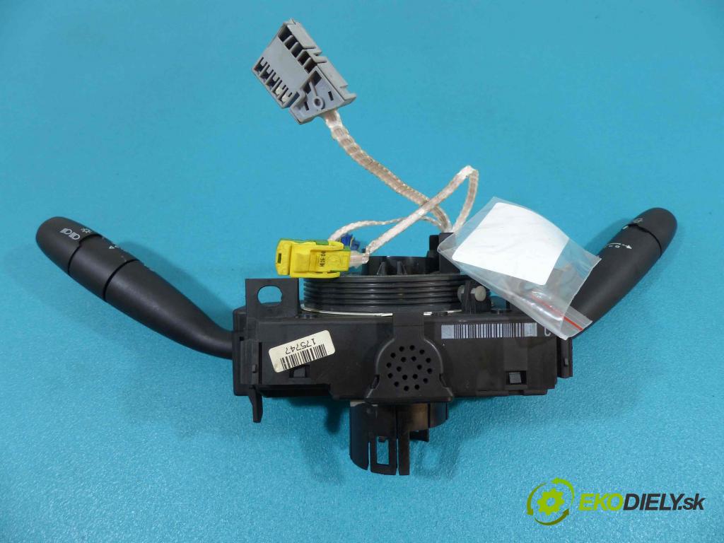 Citroen Xsara Picasso 1.6 8V - 95 hp manual 70 kW 1587 cm3  přepínač 96542539XT