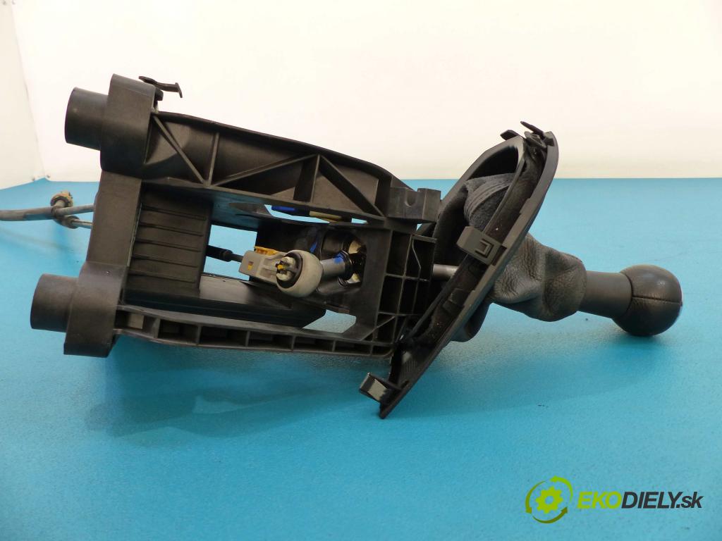 Peugeot 308 1.6 HDI 90 HP manual 66 kW 1560 cm3  Kulisa - -  (Rýchlostné páky / kulisy)