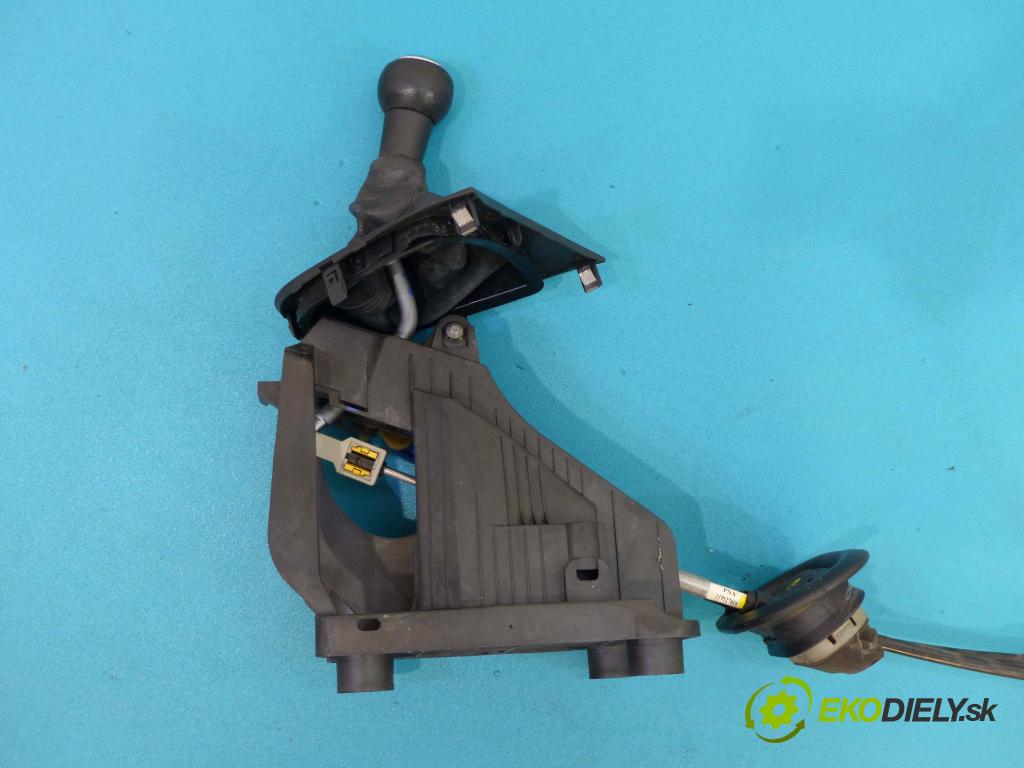 Peugeot 308 1.6 HDI 90 HP manual 66 kW 1560 cm3  Kulisa - -  (Rýchlostné páky / kulisy)