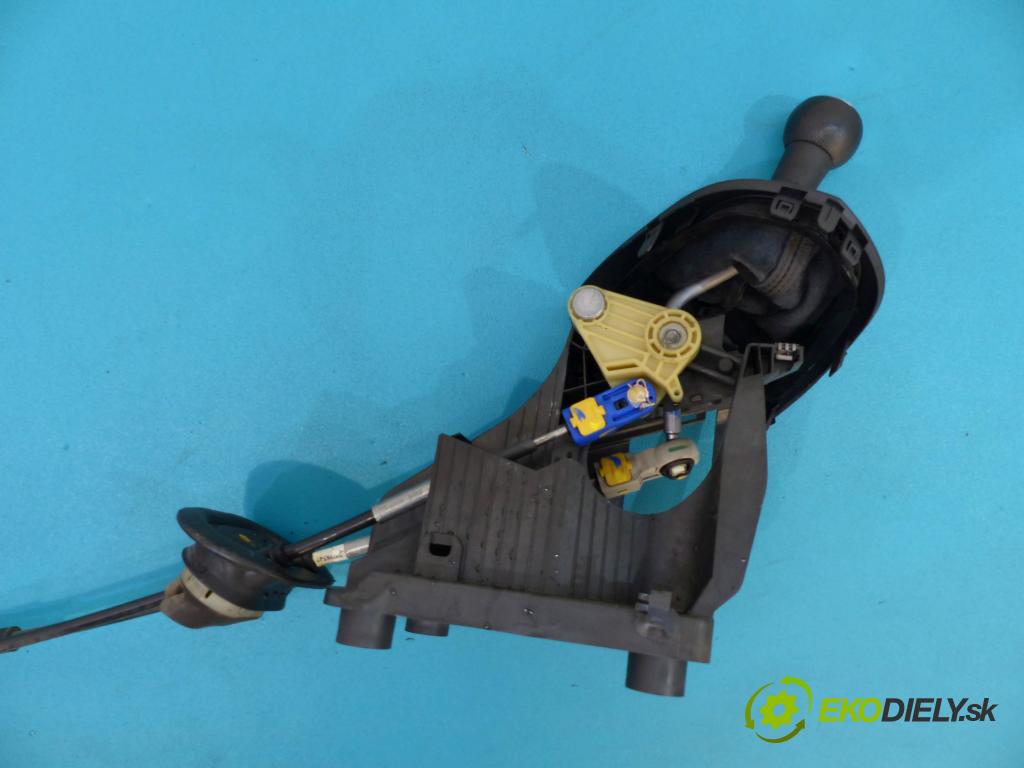 Peugeot 308 1.6 HDI 90 HP manual 66 kW 1560 cm3  Kulisa - -  (Rýchlostné páky / kulisy)