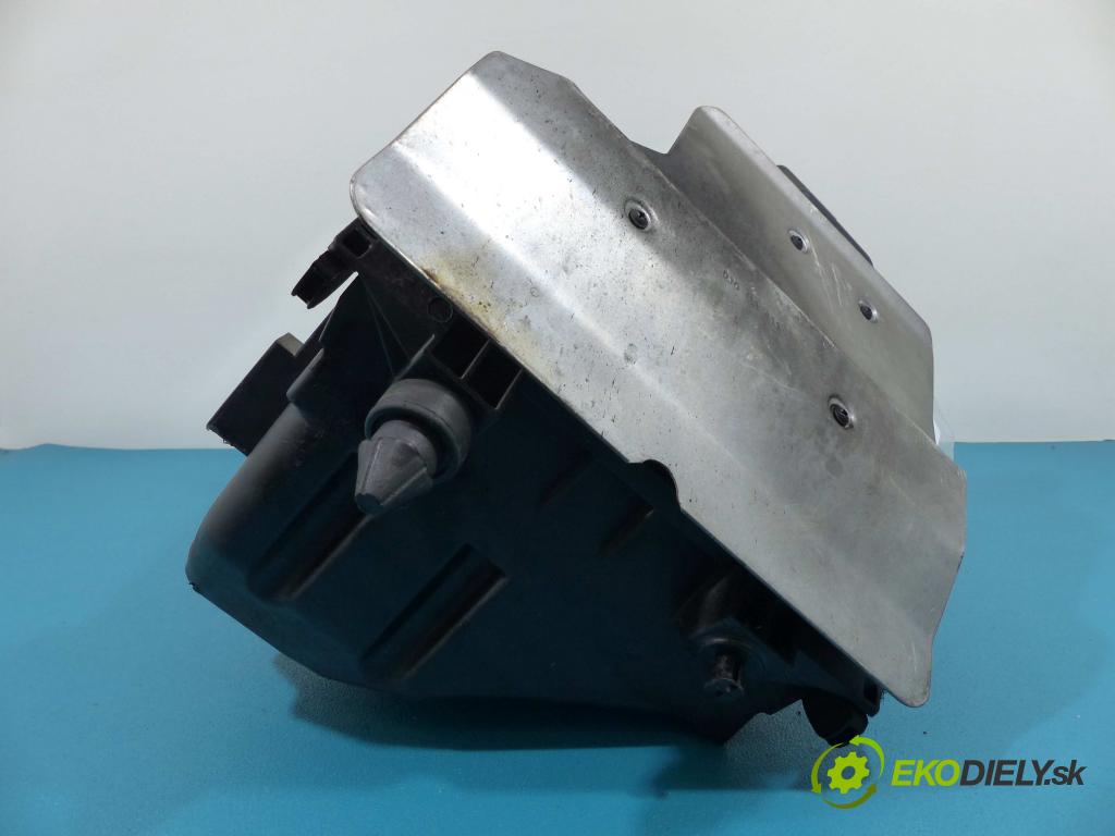 Seat Exeo 2.0 TDI 143 hp manual 105 kW 1968 cm3  obal filtra vzduchu 03G133837 (Kryty filtrů)