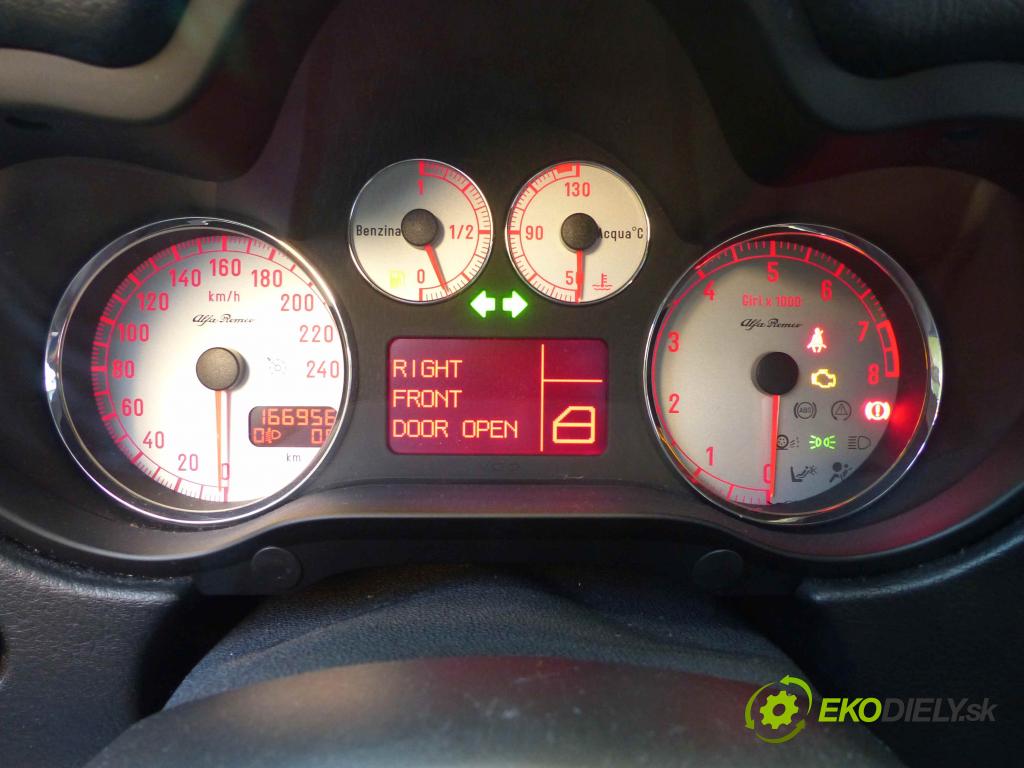 Alfa romeo 147 1.6 TS 120 hp manual 88 kW 1598 cm3  prístrojovka 156071280 (Přístrojové desky, displeje)