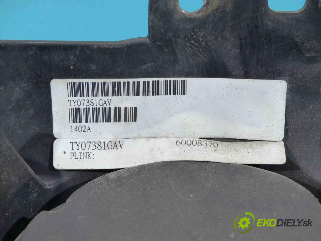 Toyota Avensis I T22 1997-2003 2.0 D4D 110 hp manual 81 kW 1995 cm3  mřížka