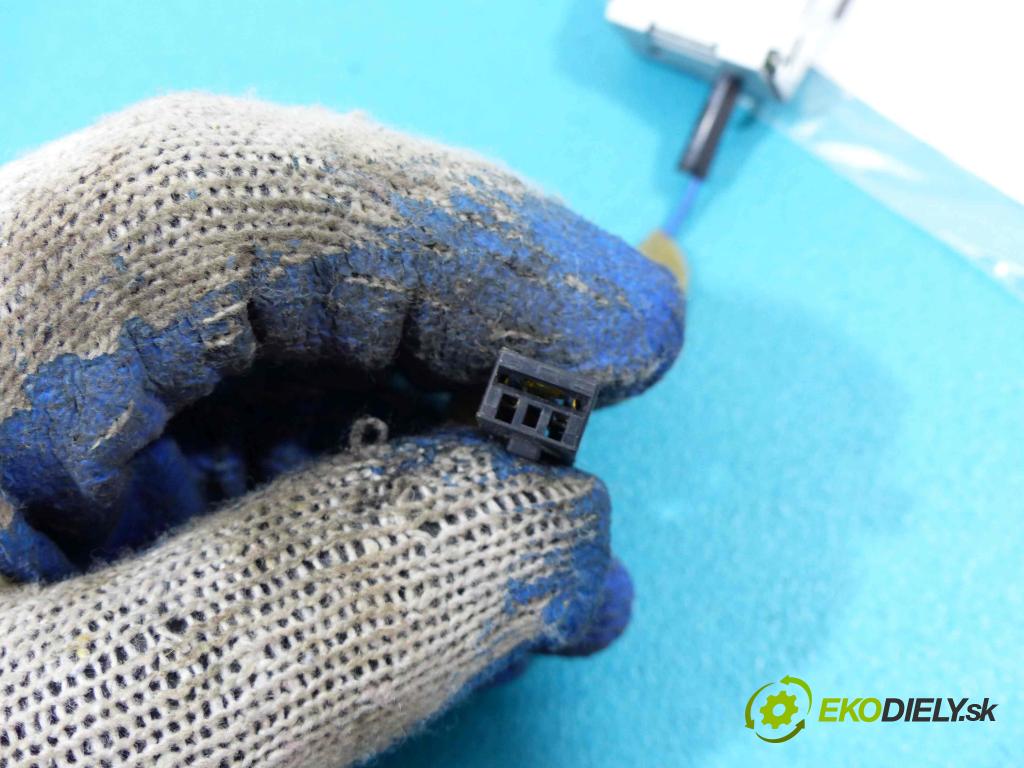 Infiniti G37  2007-2013 3.7 V6 automatic 235 kW 3696 cm3  Zosilňovač EP1446DA (Zosilňovače)