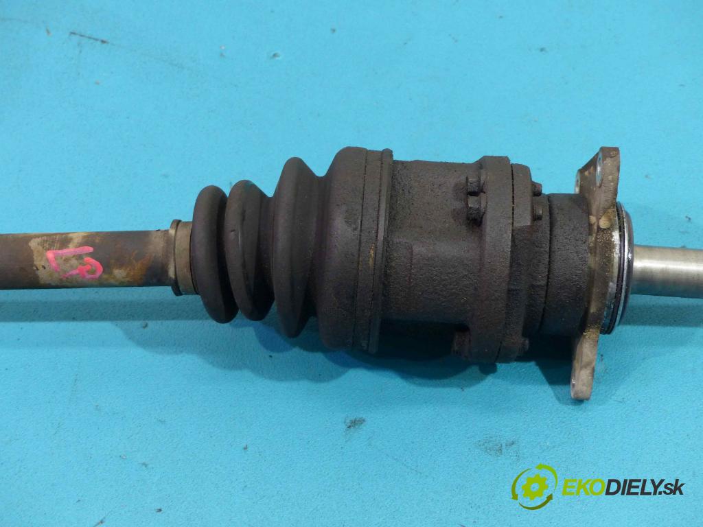 Infiniti G37  2007-2013 3.7 V6 320km automatic 235 kW 3696 cm3  Poloos ľavá strana  (Poloosy)