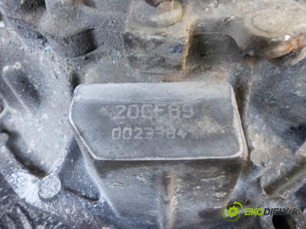 Peugeot 206 1.4 8V - 75 hp manual 55 kW 1360 cm3  převodovka - manuální 20CE89