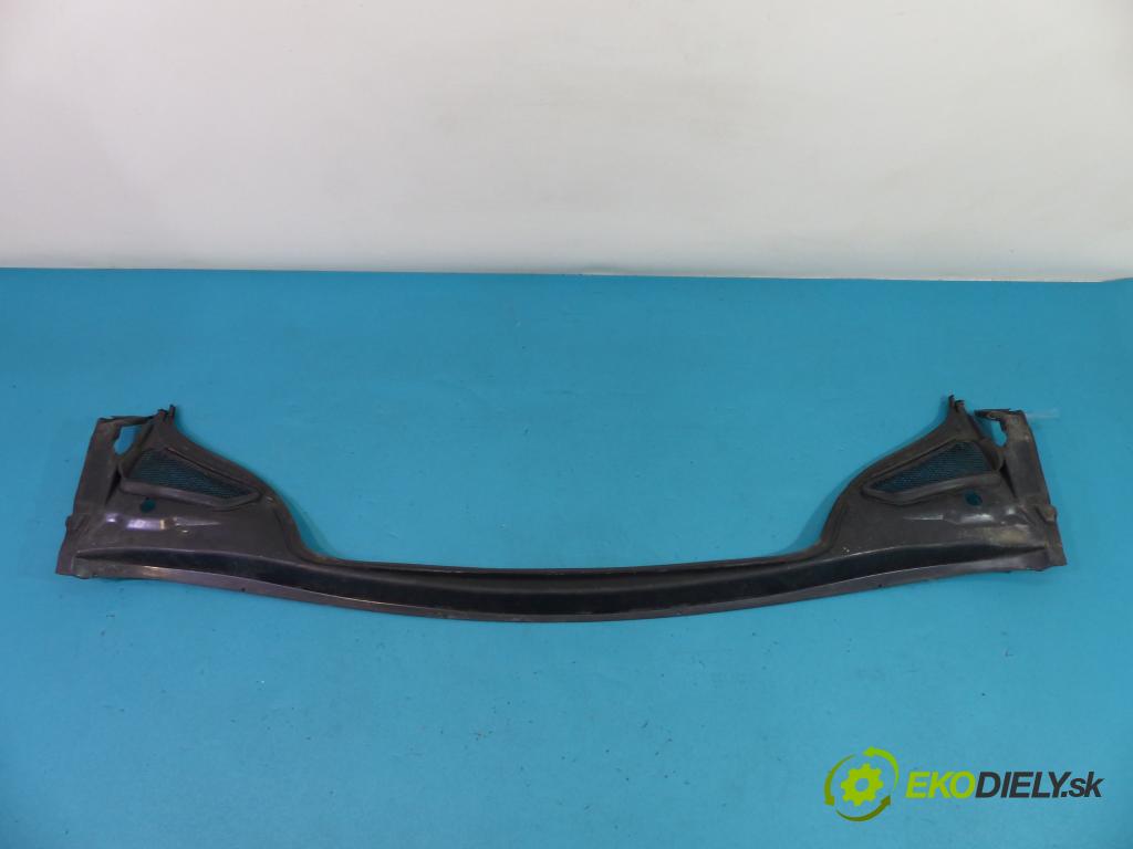 Peugeot 307 1.4 16V 88 HP manual 65 kW 1360 cm3  Torpédo, plast pod čelné okno 9657173977 (Torpéda)