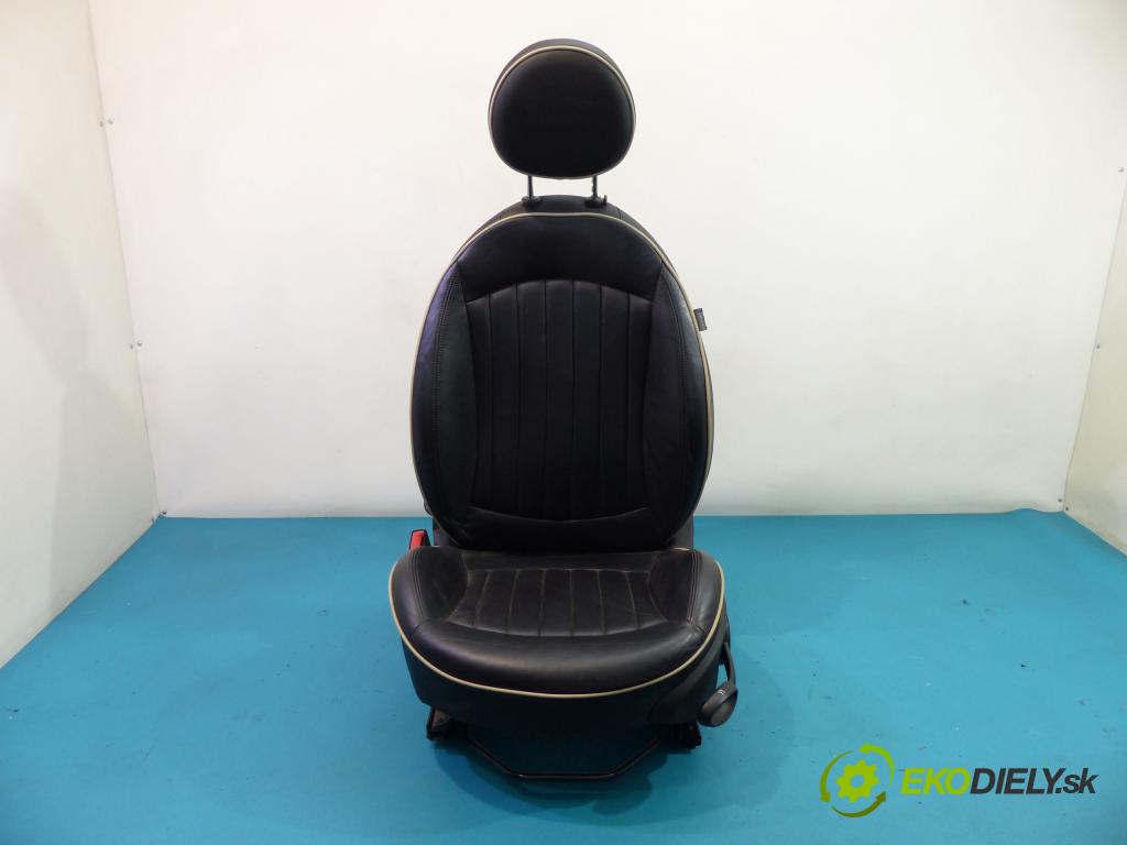 Mini Cooper II 2006-2013 1.6 16V - 116 HP manual 85 kW 1598 cm3 Sedadlá, sedačky -