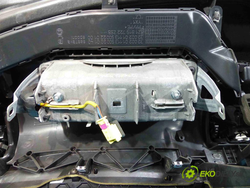 Skoda Octavia II 2004-2013 1.9 TDI 105 hp manual 77 kW 1896 cm3  palubovka -