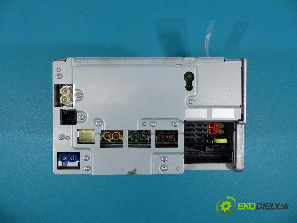 Mercedes E C207/ A207 3.0 CDI 265km automatic 195 kW 2987 cm3 2- RADIO A2129004512 (Audio zariadenia)