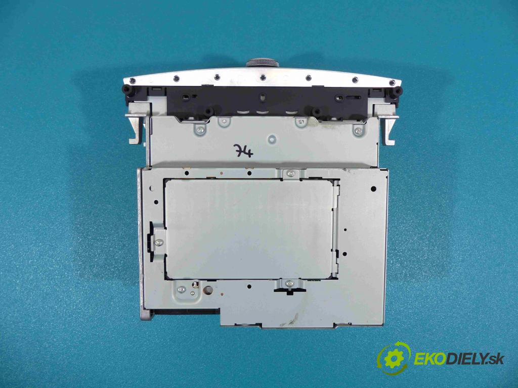 Mercedes E C207/ A207 3.0 CDI 265km automatic 195 kW 2987 cm3 2- RADIO A2129004512 (Audio zariadenia)