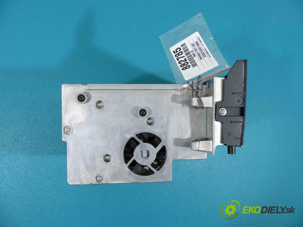 Mercedes E C207/ A207 3.0 CDI 265km automatic 195 kW 2987 cm3 2- RADIO A2129004512 (Audio zariadenia)