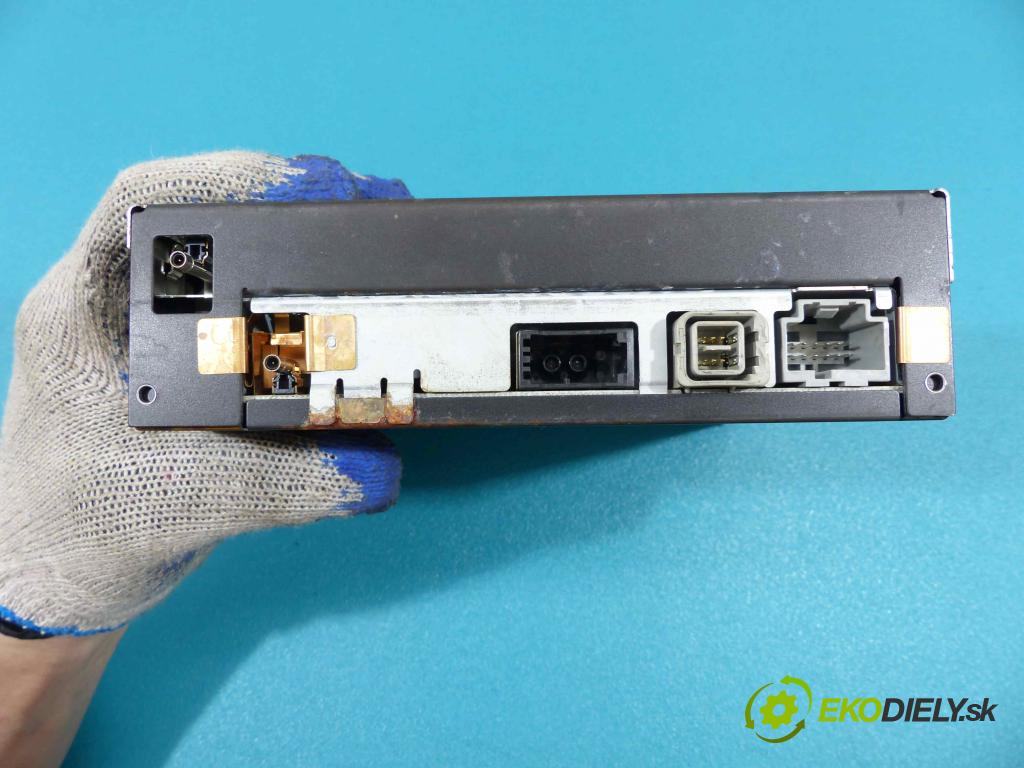 Volvo S80 II 2006- 2.4 d5 185 HP automatic 136 kW 2400 cm3  Navigácia 30775669AA (GPS navigácie)