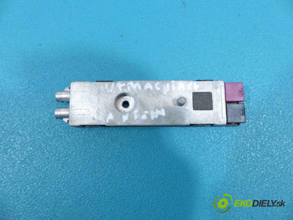 Mercedes E C207/ A207 3.0 CDI 265km automatic 195 kW 2987 cm3 2- Zosilňovač A2078201089 (Zosilňovače)