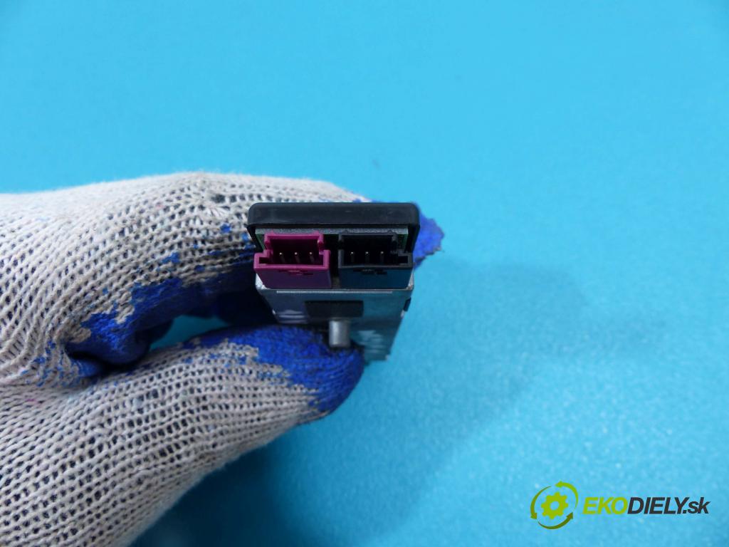 Mercedes E C207/ A207 3.0 CDI 265km automatic 195 kW 2987 cm3 2- Zosilňovač A2078201089 (Zosilňovače)