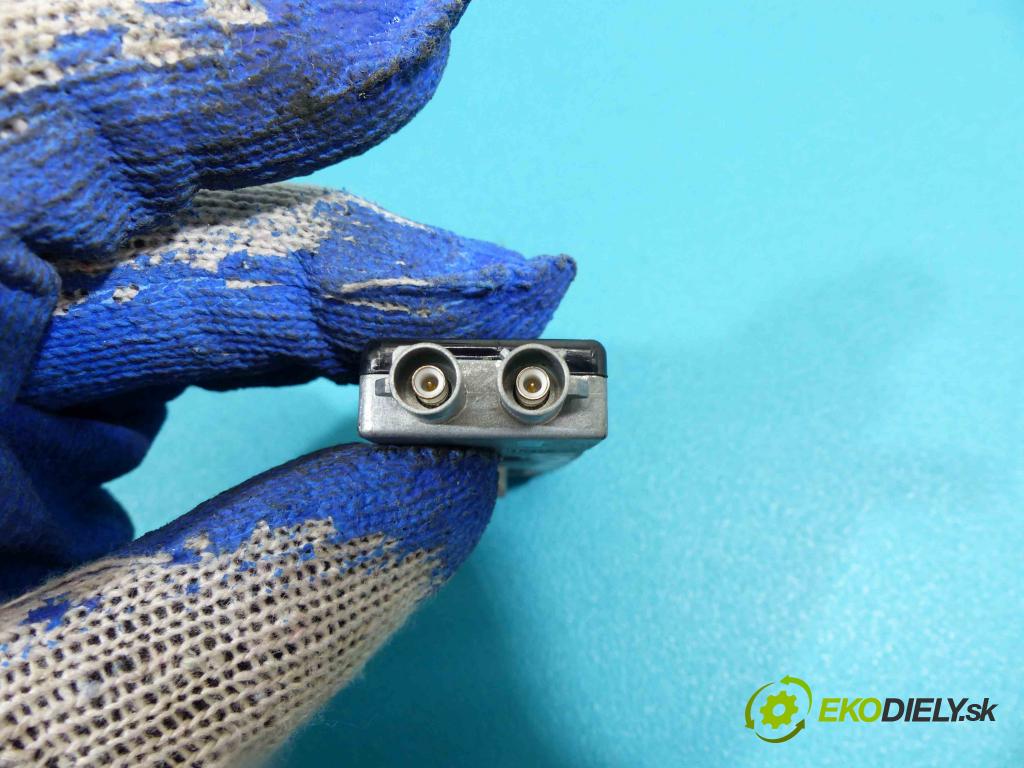 Mercedes E C207/ A207 3.0 CDI 265km automatic 195 kW 2987 cm3 2- Zosilňovač A2078201089 (Zosilňovače)