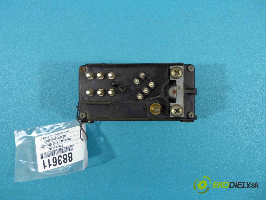 Mercedes E W210 1995-2002 3.0d 136 HP manual 100 kW 2996 cm3  relé 0165458832 (Relé)