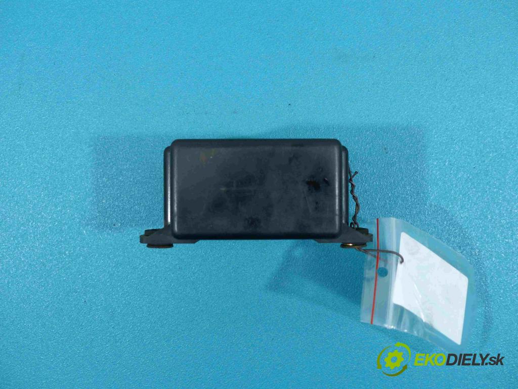 Mercedes E W210 1995-2002 3.0d 136 HP manual 100 kW 2996 cm3  relé 0165458832 (Relé)