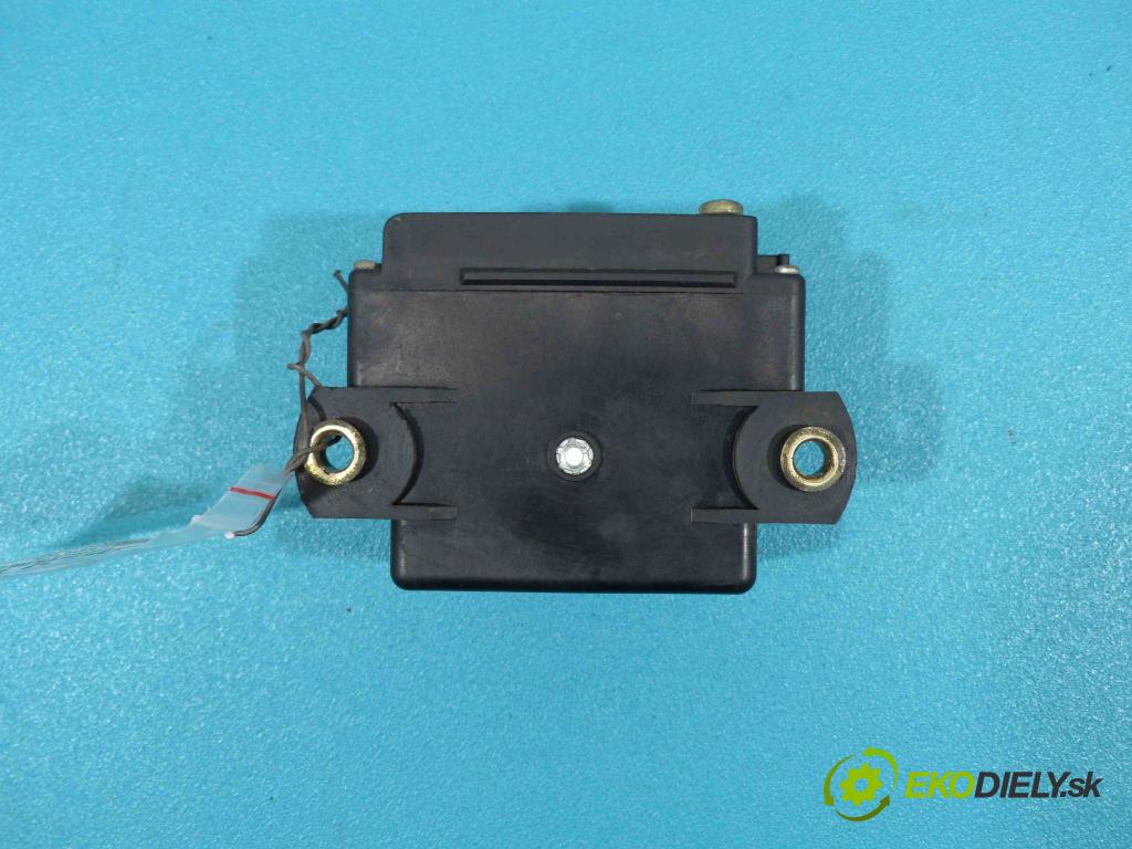 Mercedes E W210 1995-2002 3.0d 136 HP manual 100 kW 2996 cm3  relé 0165458832 (Relé)