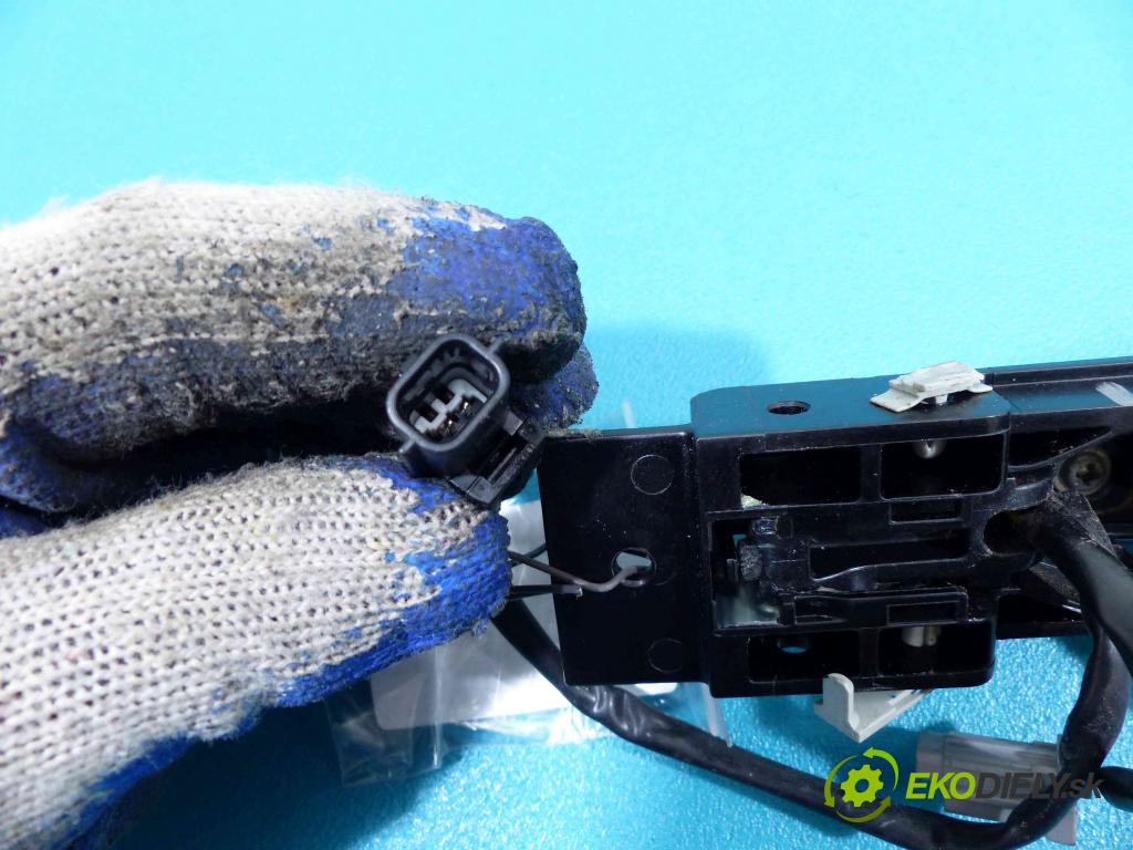 Nissan Maxima A35 2009-2015 3.5 V6 automatic 214 kW 3498 cm3  Kľučka predný ľavá strana vonkajšia  (Vonkajšie predné ľavé)