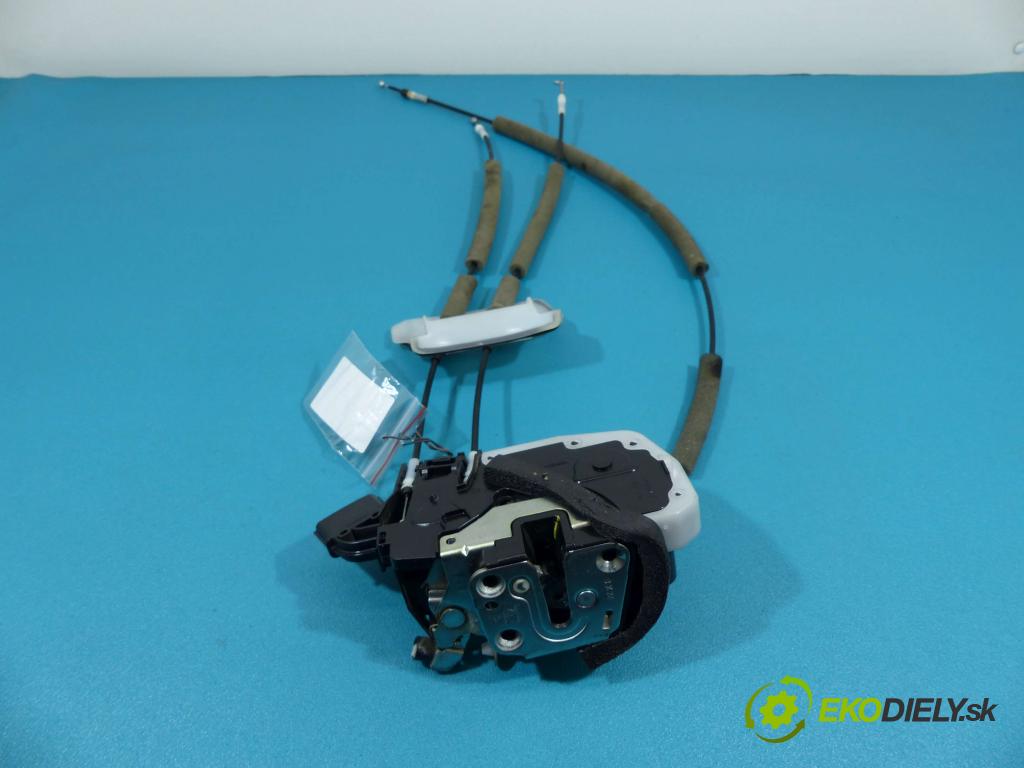 Nissan Maxima A35 2009-2015 3.5 V6 automatic 214 kW 3498 cm3  zámok přední část pravý G13-12530