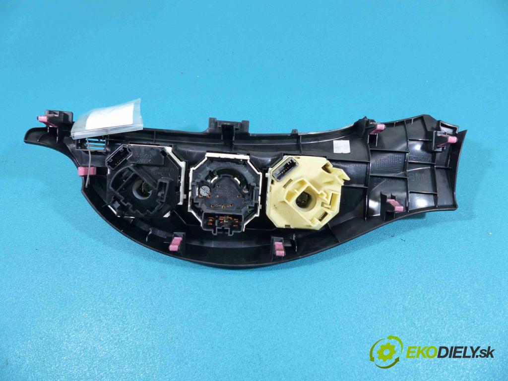 Toyota Yaris III 2011-2018 1.0 - 69 HP manual 51 kW 998 cm3  - Panel kúrenia