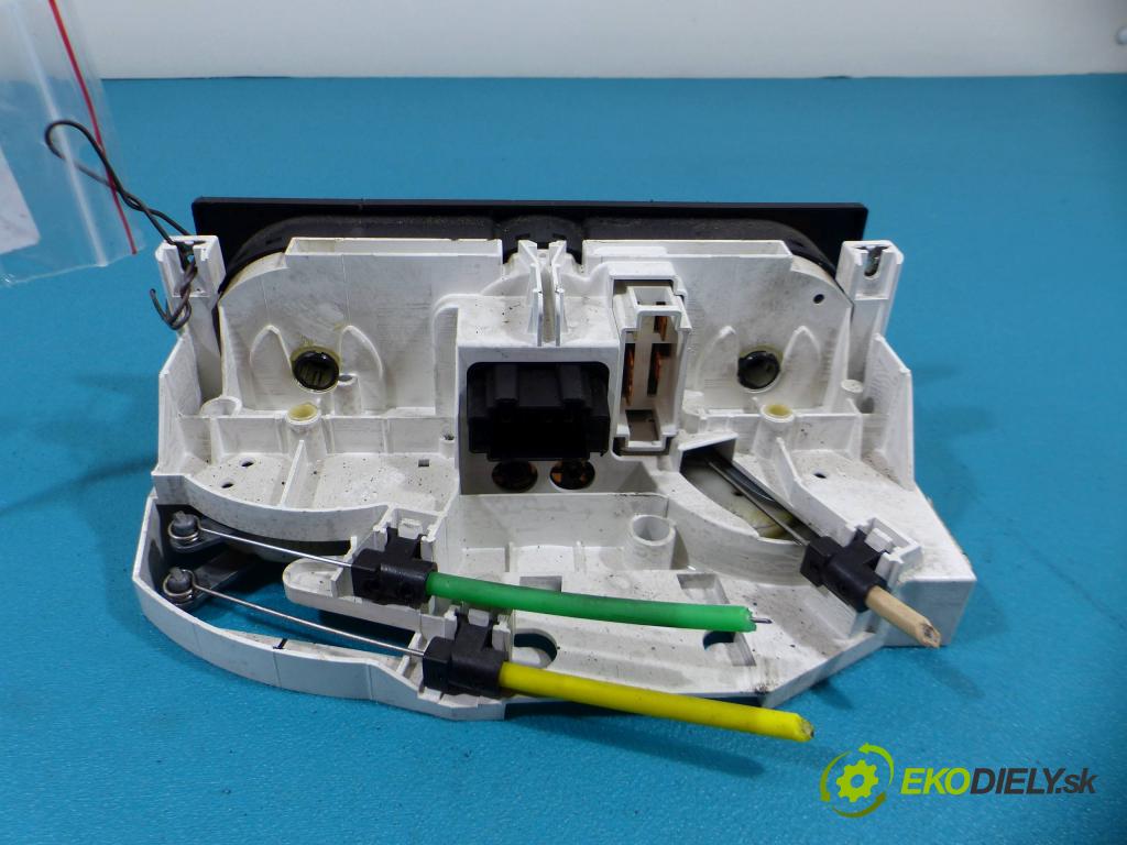 Vw Bora 1.9 TDI 90 HP manual 66 kW 1900 cm3 - Panel kúrenia 1J0820045F