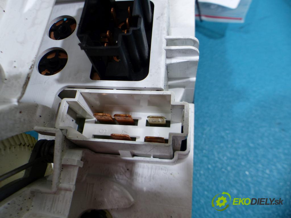 Vw Bora 1.9 TDI 90 HP manual 66 kW 1900 cm3 - Panel kúrenia 1J0820045F
