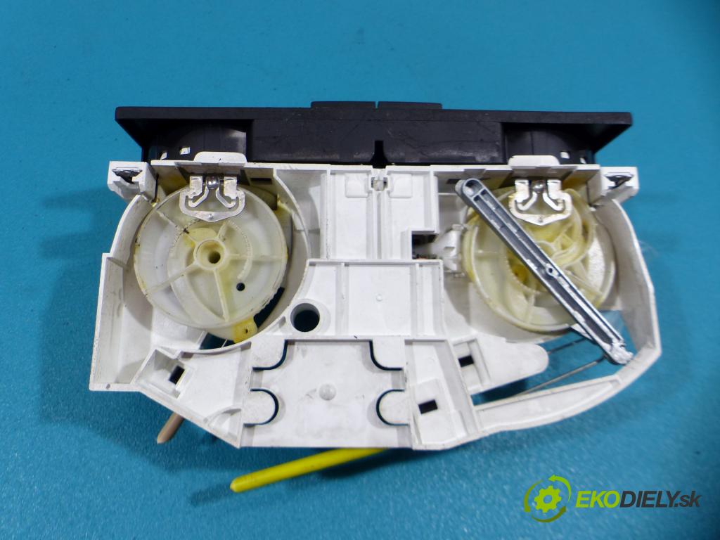 Vw Bora 1.9 TDI 90 HP manual 66 kW 1900 cm3 - Panel kúrenia 1J0820045F