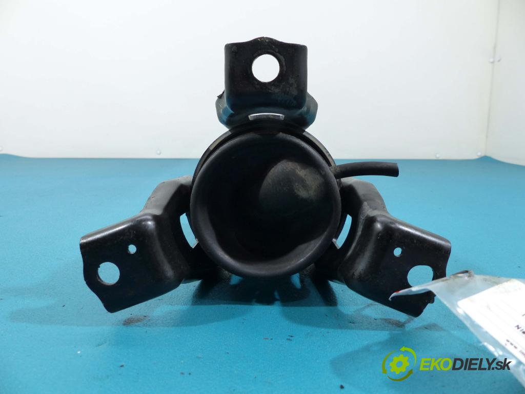 Nissan Maxima A35 2009-2015 3.5 V6 automatic 214 kW 3498 cm3  AirBag Motor  (Držiaky motora)