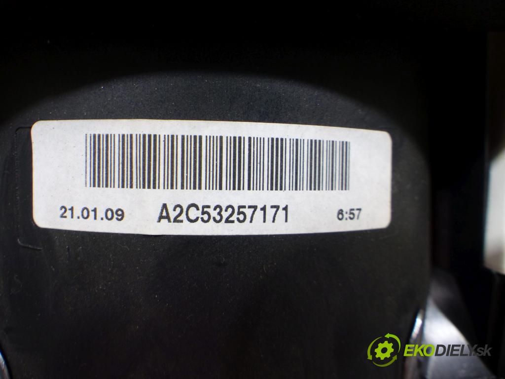 Mercedes E C207/ A207 3.5 CGI 292km automatic 215 kW 3498 cm3 2- Prístrojovka A2129009900 (Prístrojové dosky, displeje)