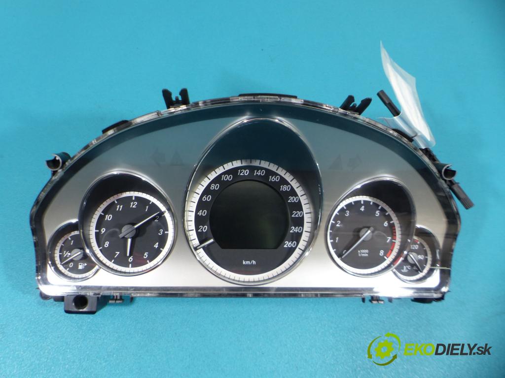 Mercedes E C207/ A207 3.5 CGI 292km automatic 215 kW 3498 cm3 2- Prístrojovka A2129009900 (Prístrojové dosky, displeje)