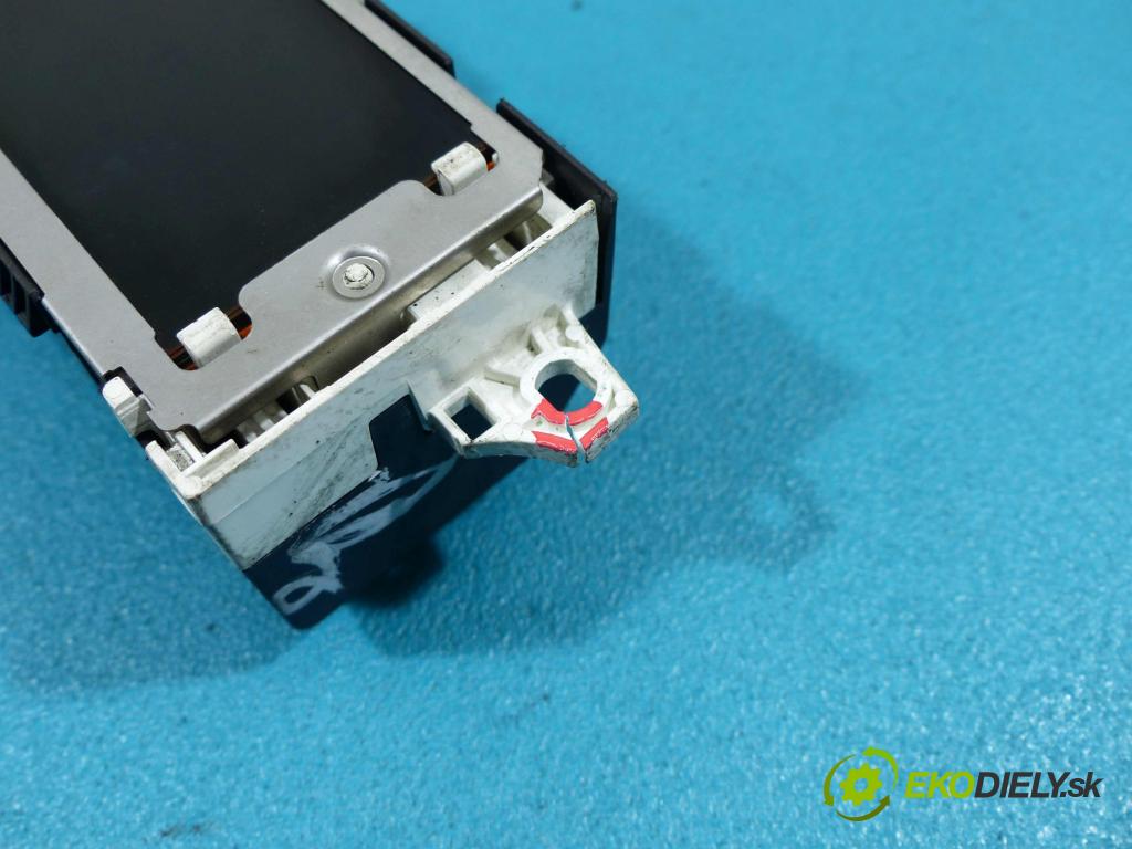 Peugeot 407 2.0 HDI 136hp manual 100 kW 1997 cm3  Displej 9664644280 (Přístrojové desky, displeje)