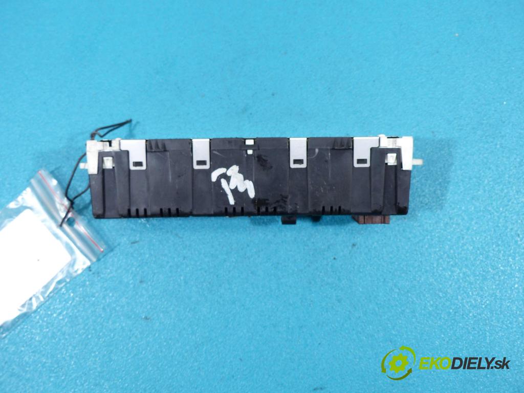 Peugeot 407 2.0 HDI 136hp manual 100 kW 1997 cm3  Displej 9664644280 (Přístrojové desky, displeje)