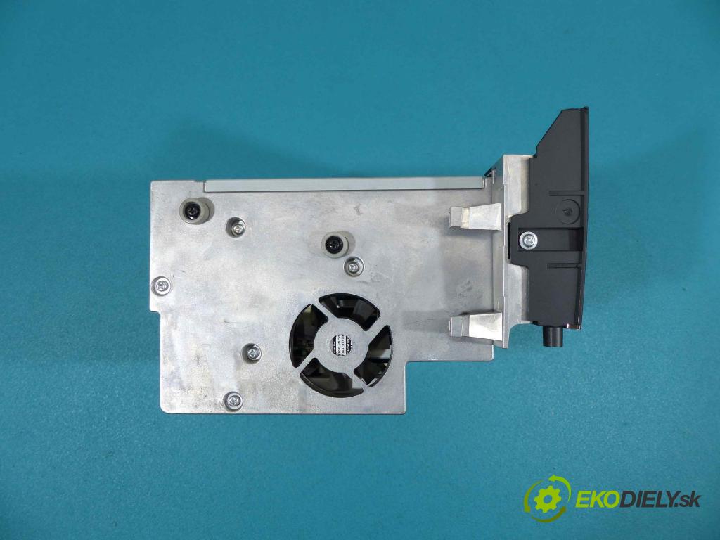 Mercedes E C207/ A207 3.5 CGI 292km automatic 215 kW 3498 cm3 2- RADIO A2129068800 (Audio zariadenia)