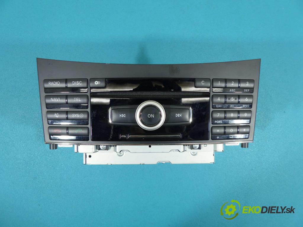 Mercedes E C207/ A207 3.5 CGI 292km automatic 215 kW 3498 cm3 2- RADIO A2129068800 (Audio zariadenia)