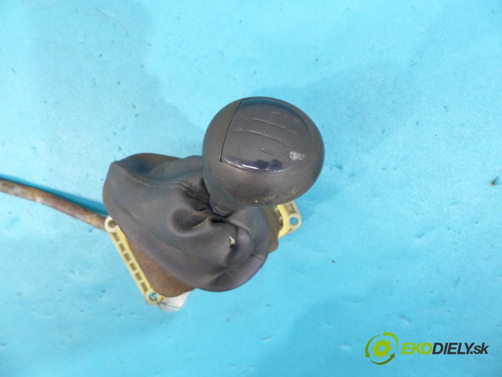 Renault Clio II 1998-2012 1.5 DCI 65 HP manual 48 kW 1451 cm3  Kulisa - - 8200136365 (Rýchlostné páky / kulisy)